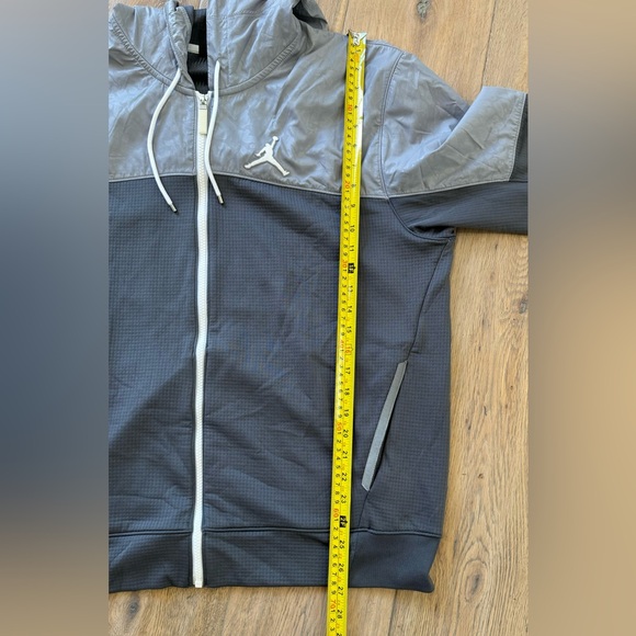 Michael Jordan Men’s Hooded Zip Up Lined Windbreaker - Gray; Size XL - Picture 12 of 13